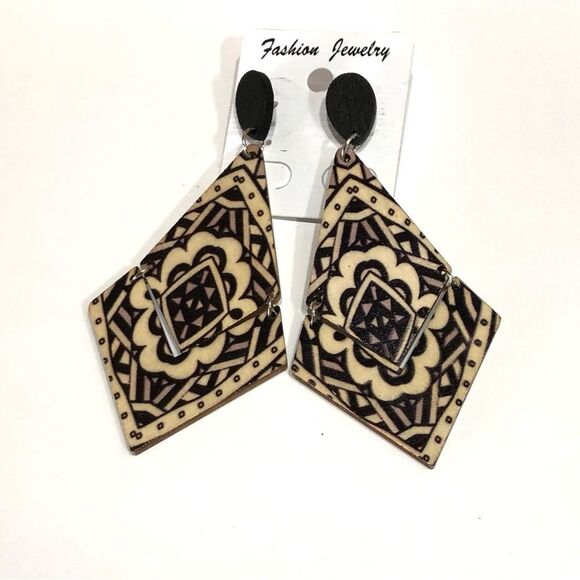 Boho Chic Victorian Printed Wooden Dangle Stud Earrings - 209 - Picture 4 of 8